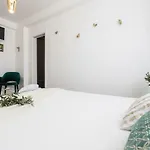 Airport Bed & Breakfast Lisboa