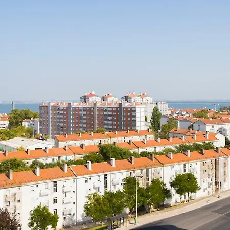 Airport Bed & Breakfast Lissabon
