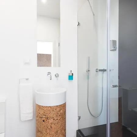 Airport Bed & Breakfast 4*