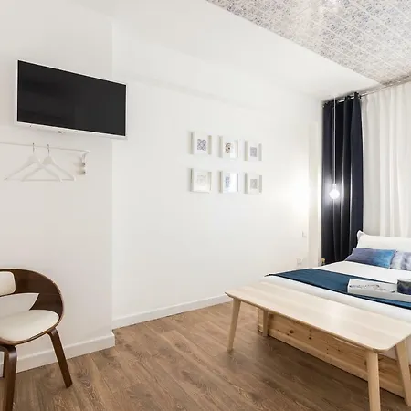 Airport Bed & Breakfast Lisbon